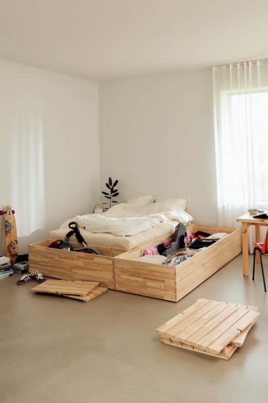 BASEMENT BED natural pine (posteľ z borovice) - rozmer: 226x242x41 cm, farba: natural (lak)