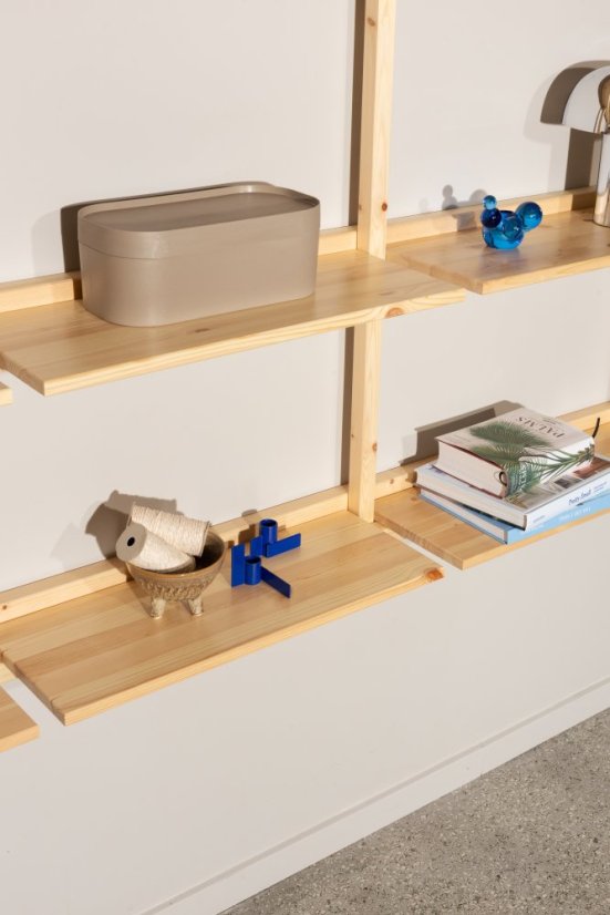 GROOVE SHELVING (nástenné police) - Farba: karup natural, rozmer: 127*25,5*66 cm