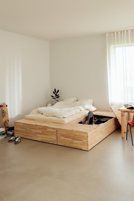 BASEMENT BED natural pine (posteľ z borovice) - rozmer: 226x242x41 cm, farba: natural (lak)