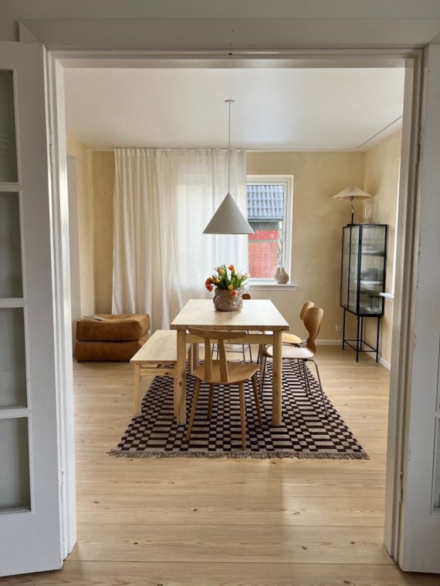 PACE DINING TABLE